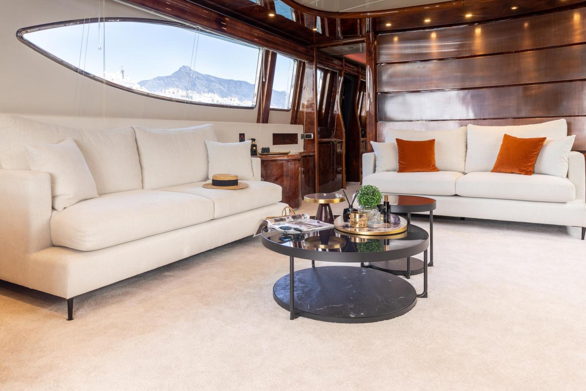 Super Yacht Located In Puerto Banus Otel Marbella Dış mekan fotoğraf