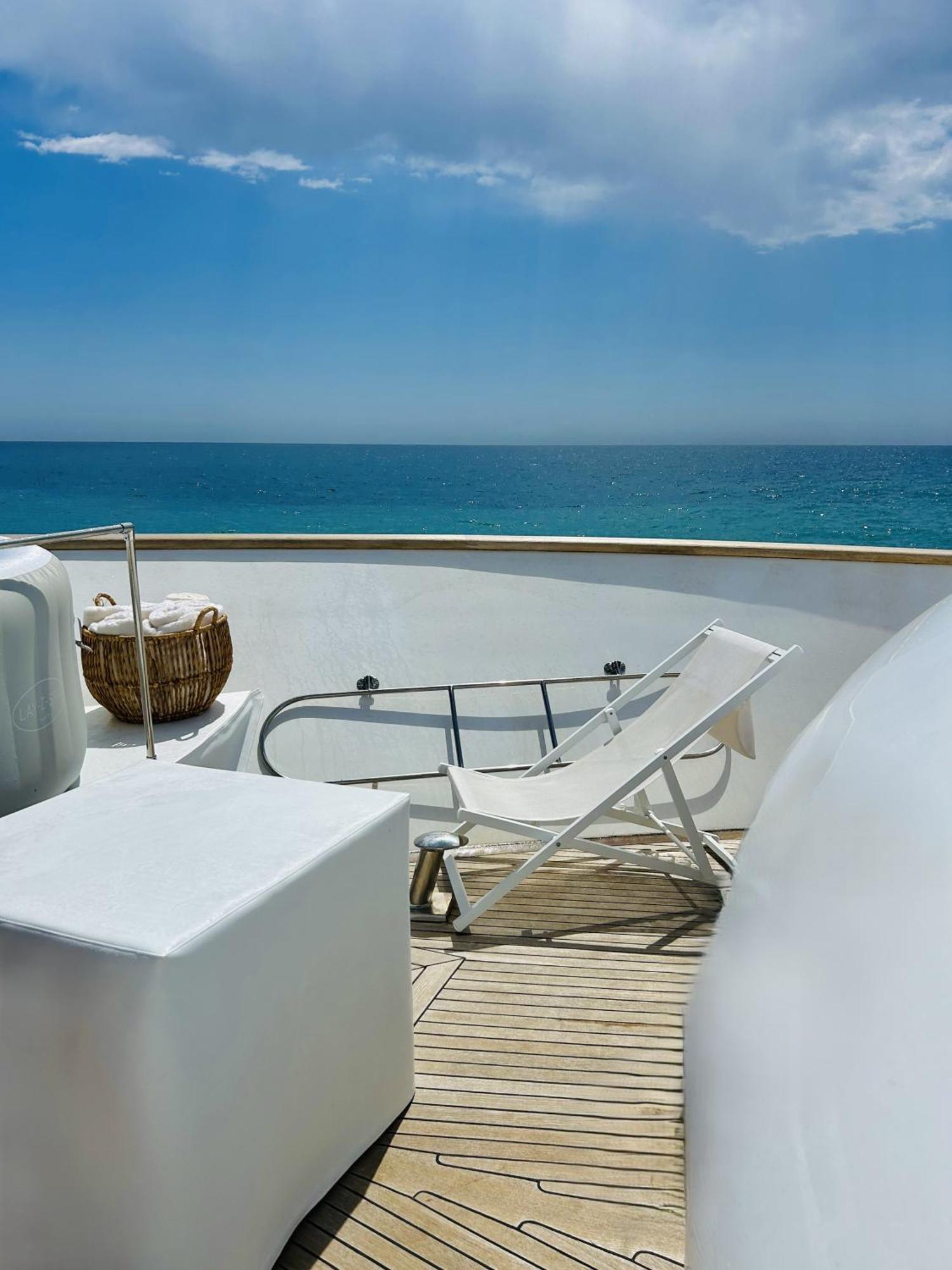 Super Yacht Located In Puerto Banus Otel Marbella Dış mekan fotoğraf