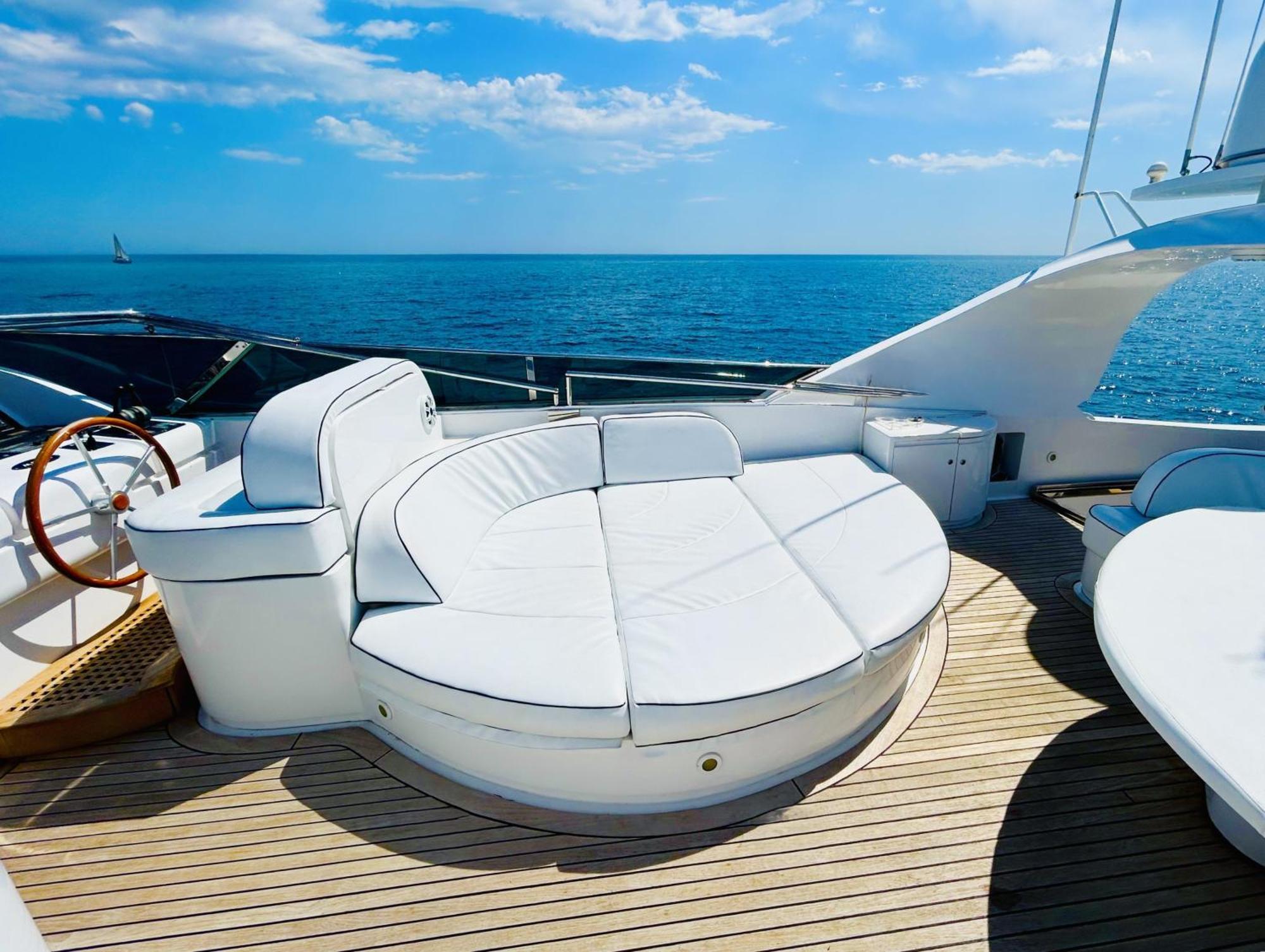 Super Yacht Located In Puerto Banus Otel Marbella Dış mekan fotoğraf